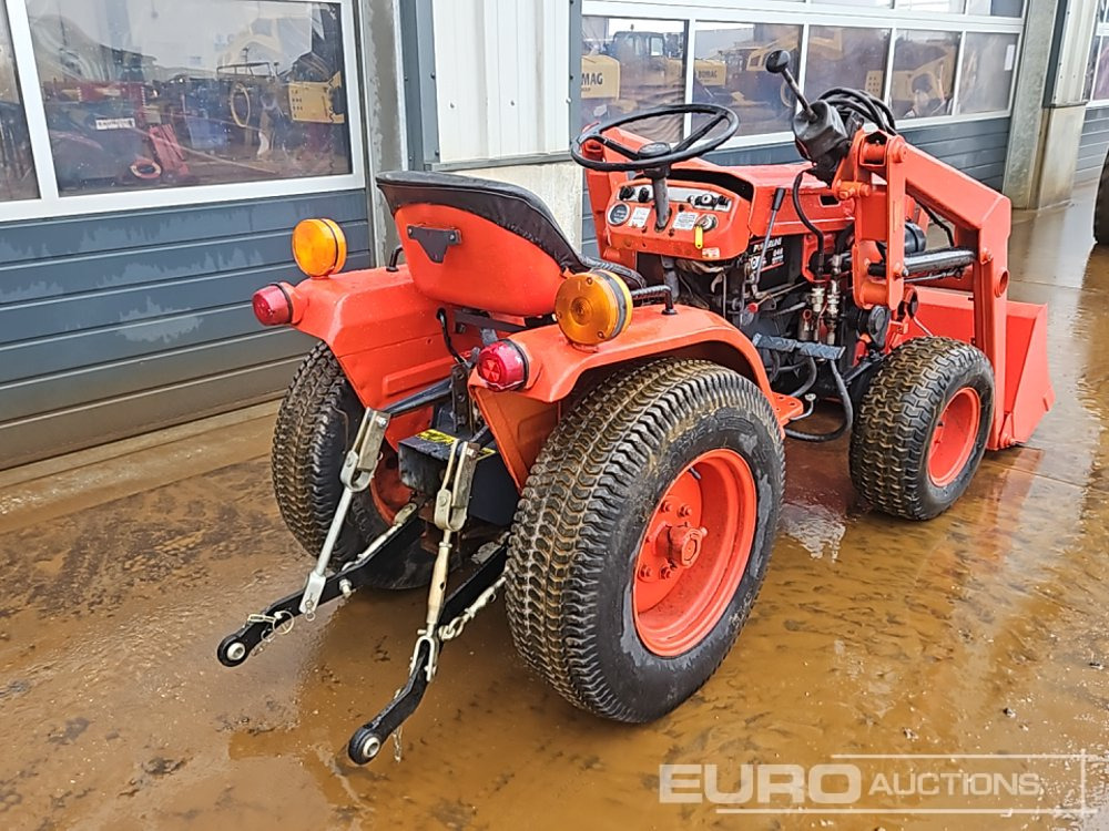 Kubota 4WD Compact Tractor, Front Loader - Минитрактор: фото 5 Kubota 4WD Compact Tractor, Front Loader - Минитрактор: фото 5