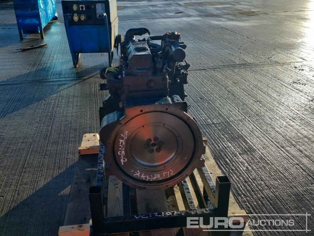 Kubota D1703 - Двигатель: фото 4 Kubota D1703 - Двигатель: фото 4