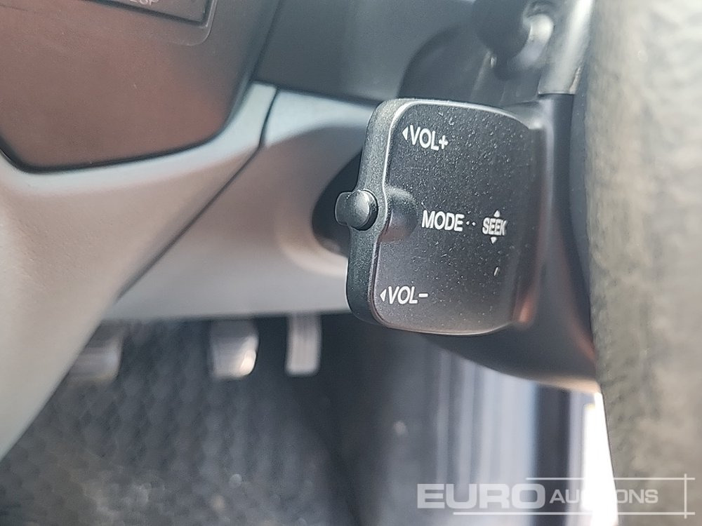 Лёгкий коммерческий автомобиль 2013 Ford Transit: фото 43