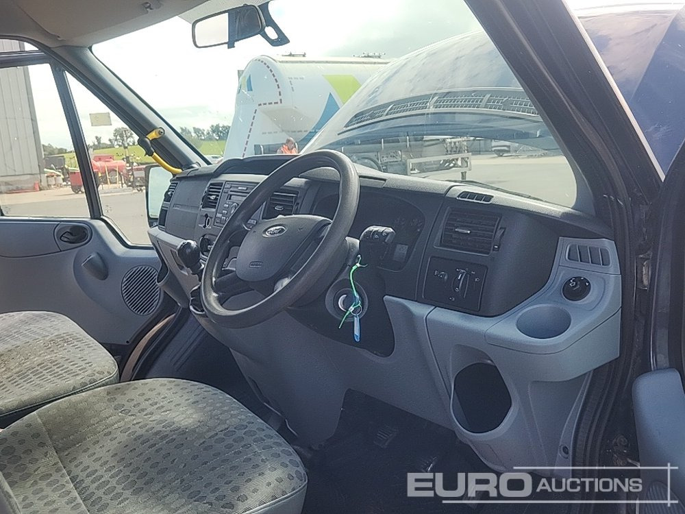 Лёгкий коммерческий автомобиль 2013 Ford Transit: фото 31