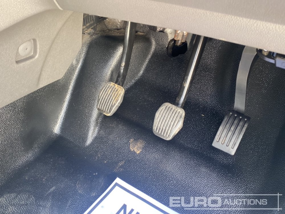Лёгкий коммерческий автомобиль 2021 Ford Transit Connect 200: фото 23