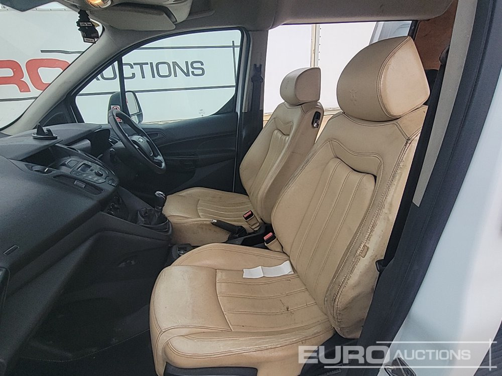 Лёгкий коммерческий автомобиль Ford Transit Connect: фото 16