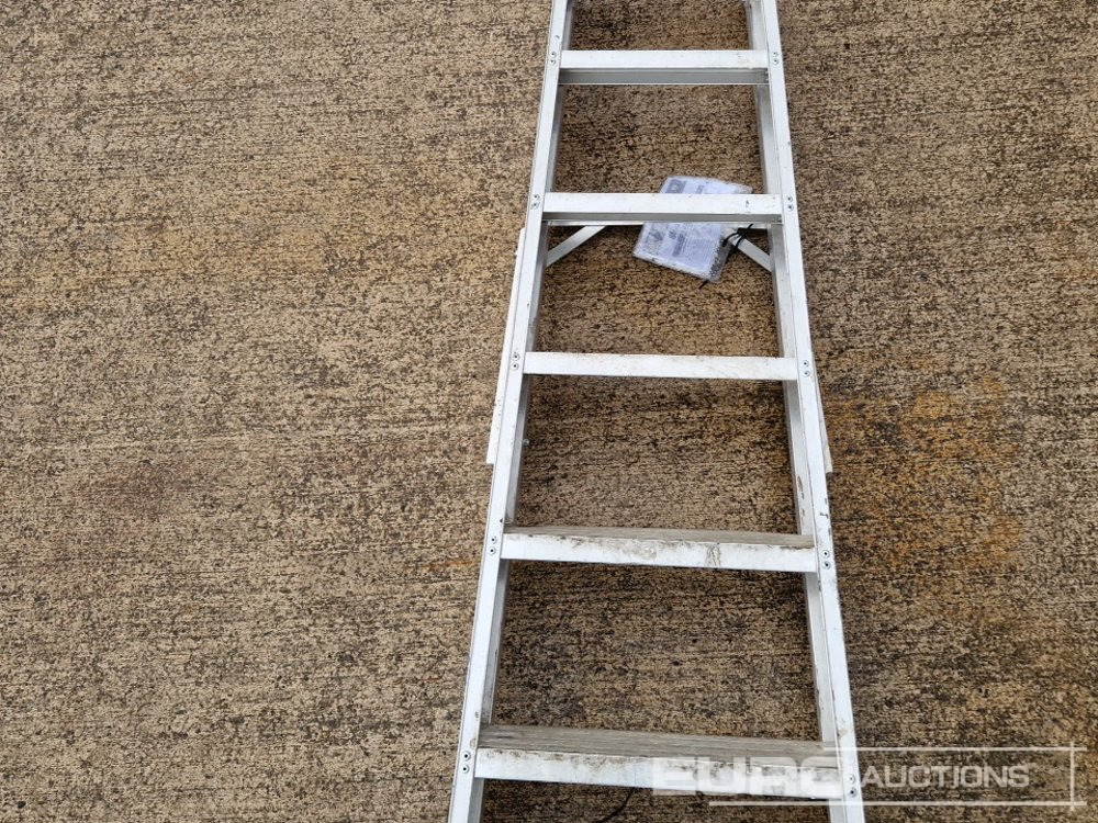 Строительное оборудование Lyte 8 Tread Aluminium Step Ladder: фото 10