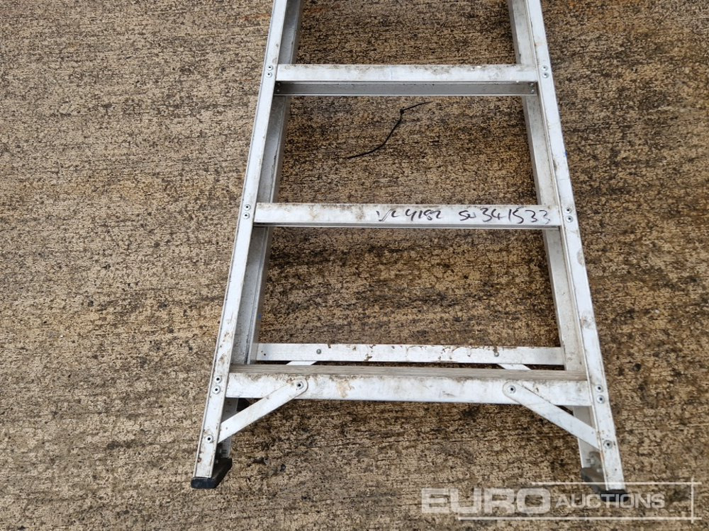 Строительное оборудование Lyte 8 Tread Aluminium Step Ladder: фото 11