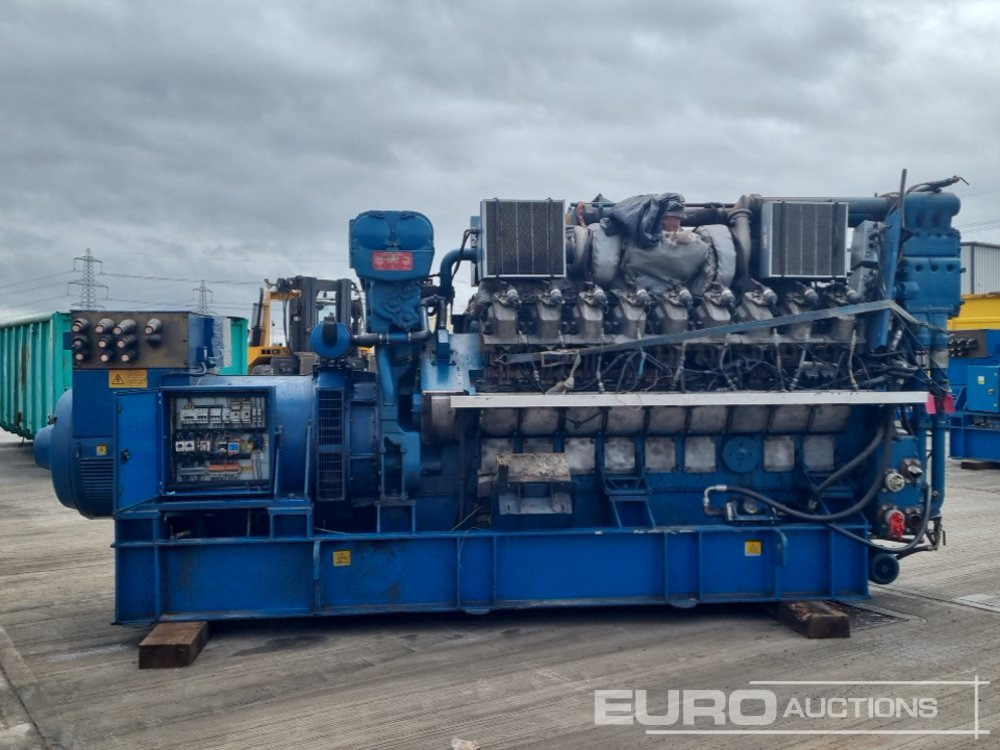 Newage Stamford 1900kVA Generator, Cummins Engine - Электрогенератор: фото 2 Newage Stamford 1900kVA Generator, Cummins Engine - Электрогенератор: фото 2