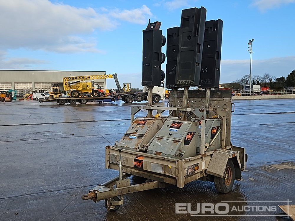 Pike Single Axle 4 Way Traffic Light System, Ramp - Прицеп для спецтехники: фото 1 Pike Single Axle 4 Way Traffic Light System, Ramp - Прицеп для спецтехники: фото 1
