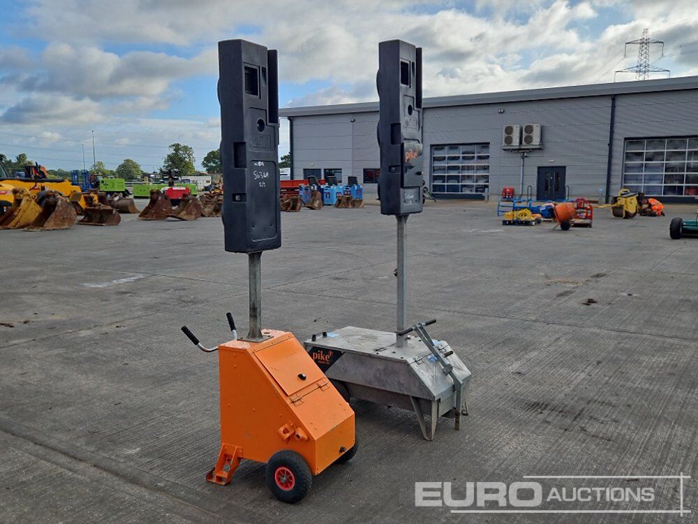 Pikes 2 Way Traffic Light System - Прицеп для спецтехники: фото 1 Pikes 2 Way Traffic Light System - Прицеп для спецтехники: фото 1