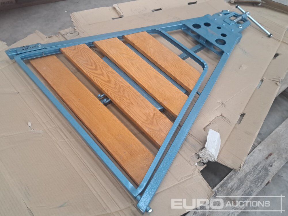 Ridgid Foldable Workbench/ Vice Stand - Оборудование для мастерских: фото 1 Ridgid Foldable Workbench/ Vice Stand - Оборудование для мастерских: фото 1