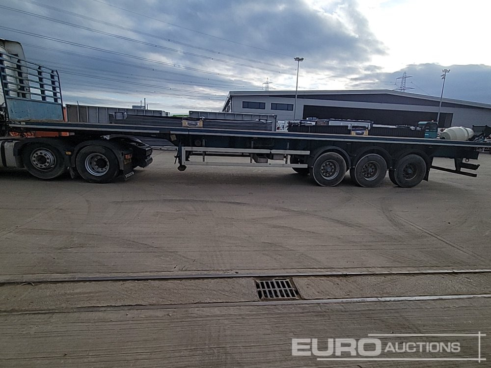 SDC Trailer Tri Axle Extendable Flatbed Trailer - Полуприцеп бортовой/ Платформа: фото 2 SDC Trailer Tri Axle Extendable Flatbed Trailer - Полуприцеп бортовой/ Платформа: фото 2