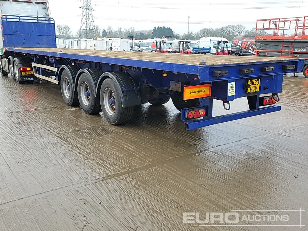 SDC Trailers Tri Axle Extendable Flatbed Trailer, Twist Locks - Полуприцеп бортовой/ Платформа: фото 3 SDC Trailers Tri Axle Extendable Flatbed Trailer, Twist Locks - Полуприцеп бортовой/ Платформа: фото 3