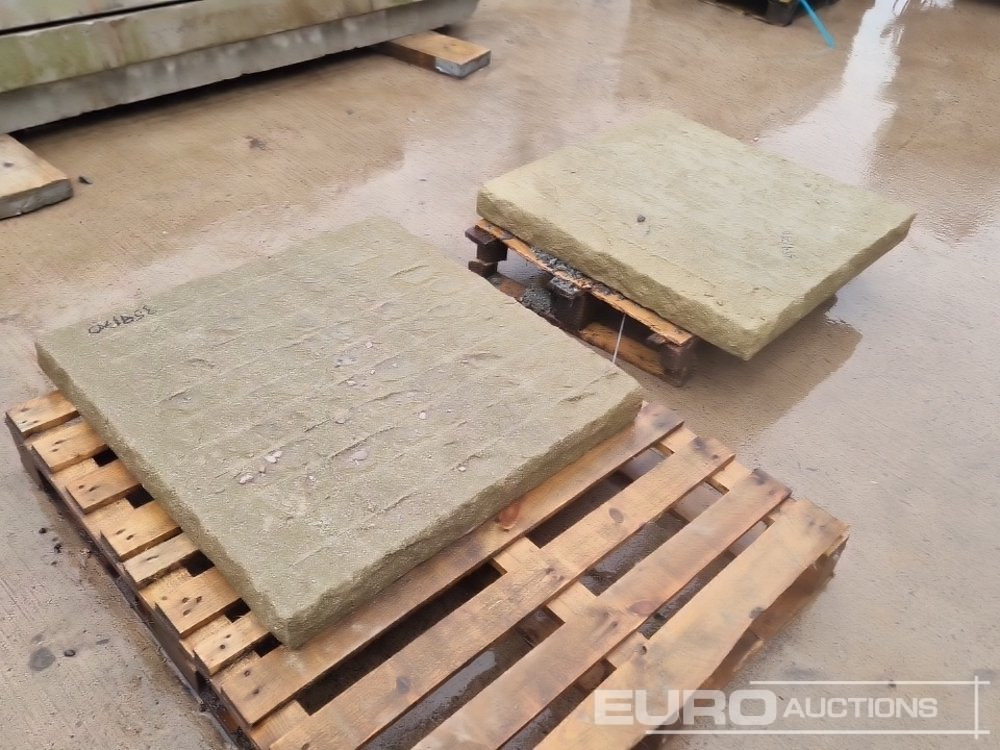 Sandstone Pillar Caps (2 of) - Строительное оборудование: фото 1 Sandstone Pillar Caps (2 of) - Строительное оборудование: фото 1