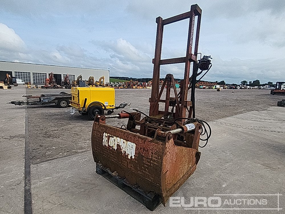Redrock Silage Block Grab to suit 3 Point Linkage - Сельскохозяйственная техника: фото 4 Redrock Silage Block Grab to suit 3 Point Linkage - Сельскохозяйственная техника: фото 4