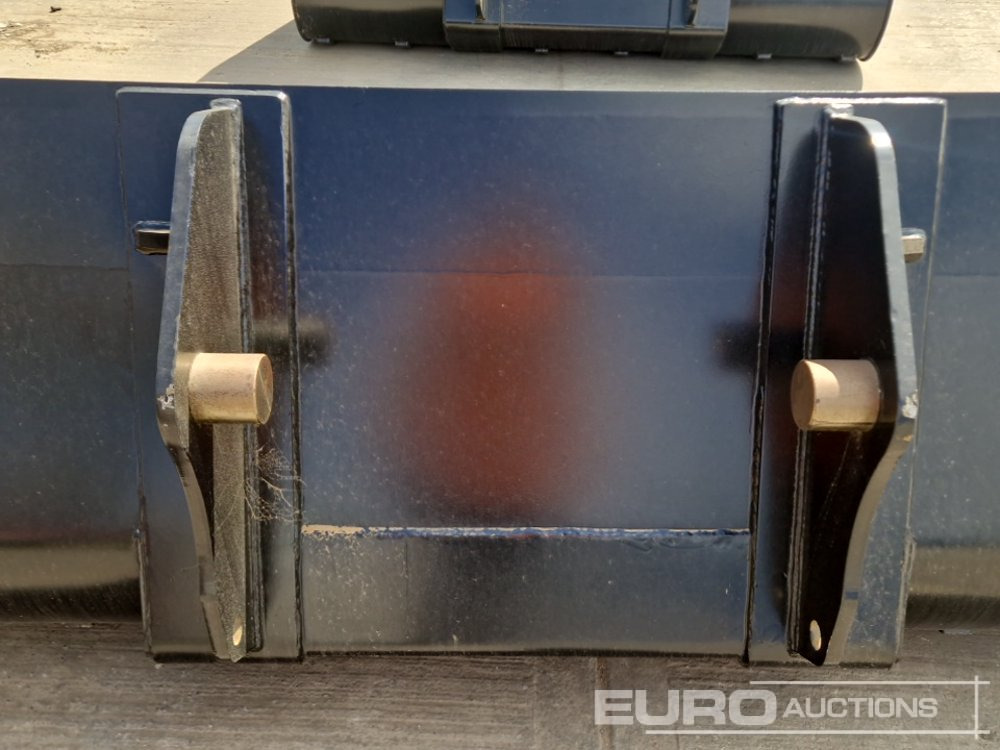 Сельскохозяйственная техника Unused Strickland 90" Loading Bucket to suit Manitou Telehandler: фото 11
