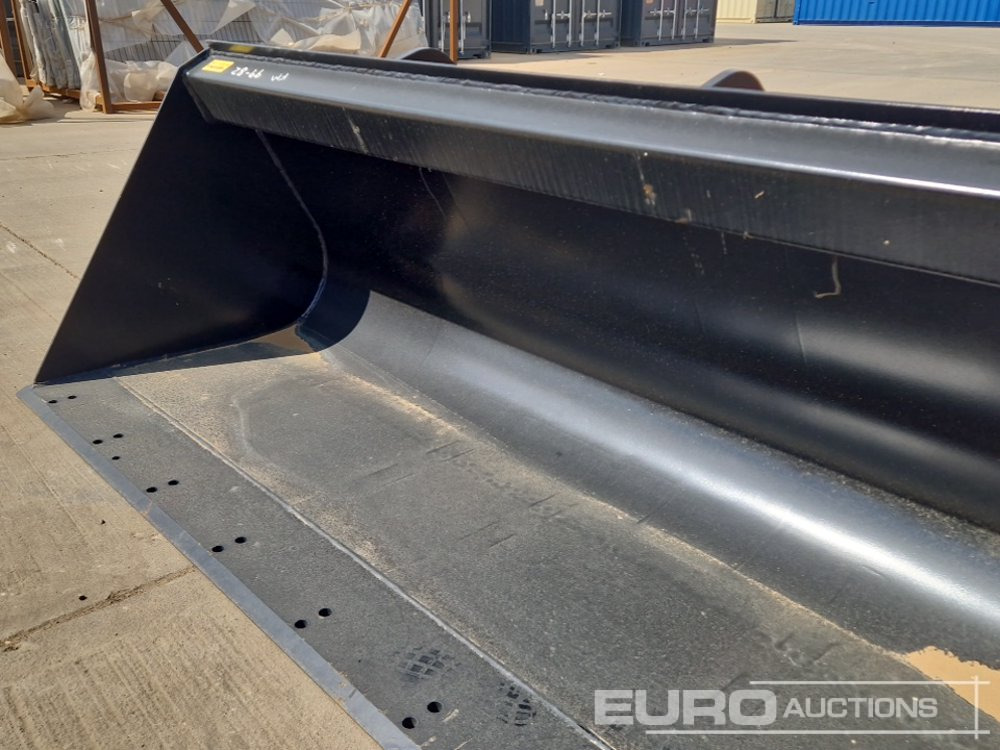Сельскохозяйственная техника Unused Strickland 90" Loading Bucket to suit Manitou Telehandler: фото 10