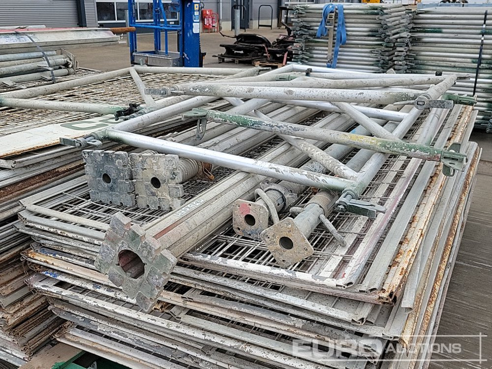 Строительное оборудование Selection of Various Size GASS Ledger Frames (6 Pallets of), Pallet of Steel Mesh Panels (4 of): фото 22
