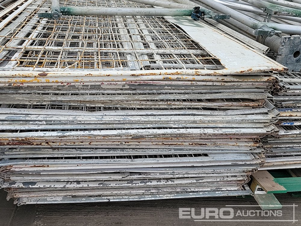Строительное оборудование Selection of Various Size GASS Ledger Frames (6 Pallets of), Pallet of Steel Mesh Panels (4 of): фото 19