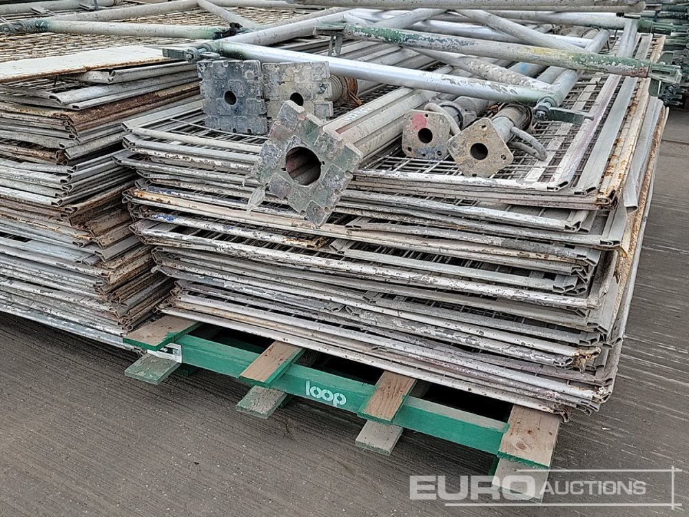 Строительное оборудование Selection of Various Size GASS Ledger Frames (6 Pallets of), Pallet of Steel Mesh Panels (4 of): фото 23