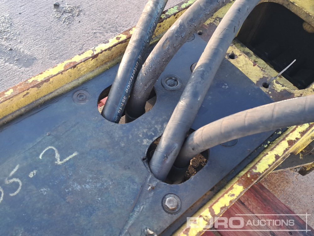 Soosan Hydraulic Breaker 80mm Pin to suit 20 Ton Excavator - Гидромолот: фото 5 Soosan Hydraulic Breaker 80mm Pin to suit 20 Ton Excavator - Гидромолот: фото 5