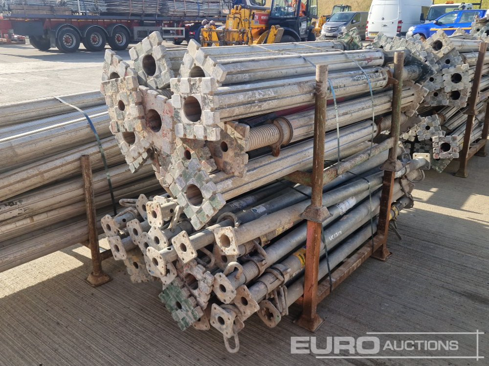 Строительное оборудование Stillage of Adjustable Acrow Props (12 of): фото 24