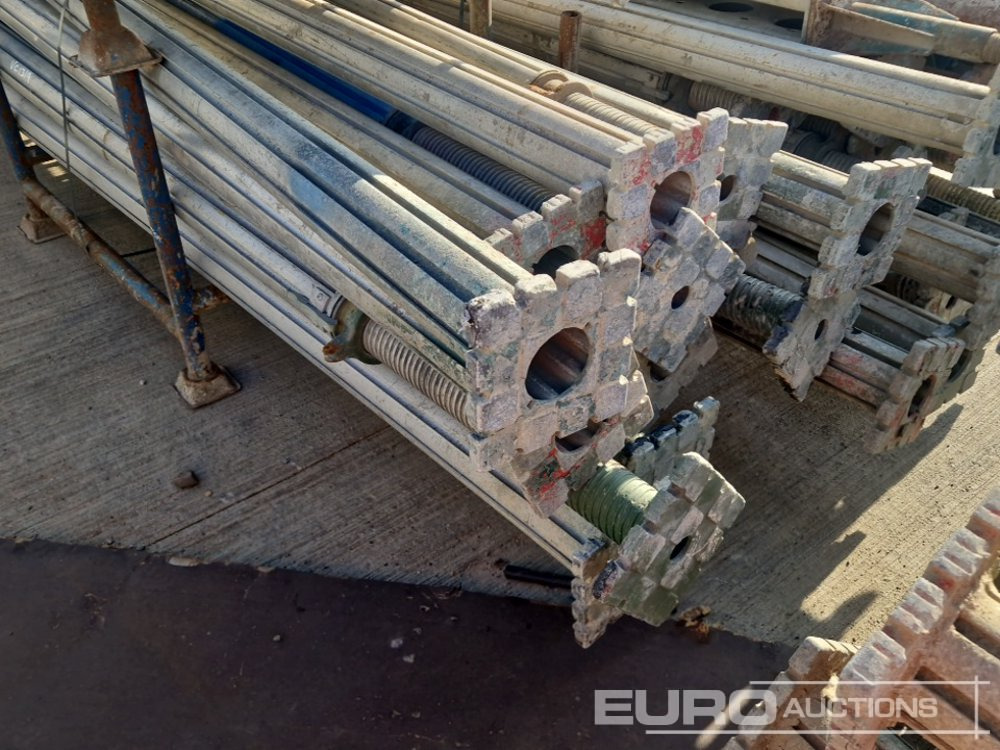 Строительное оборудование Stillage of Adjustable Acrow Props (12 of): фото 15