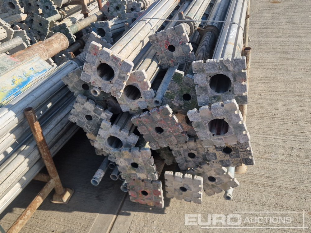 Строительное оборудование Stillage of Adjustable Acrow Props (12 of): фото 30