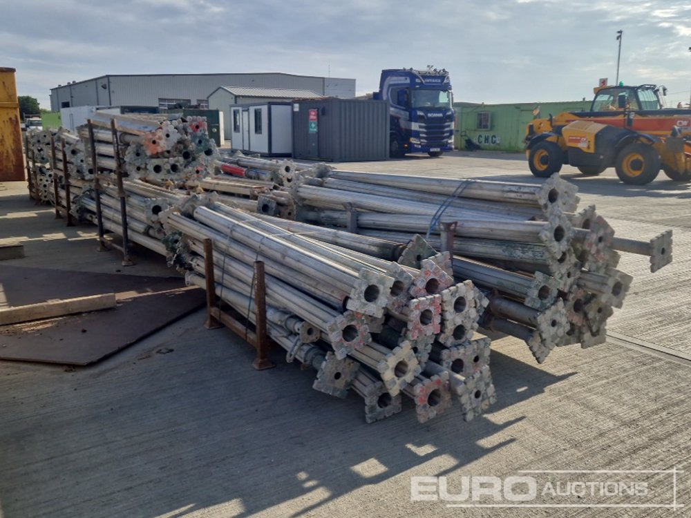 Строительное оборудование Stillage of Adjustable Acrow Props (12 of): фото 8