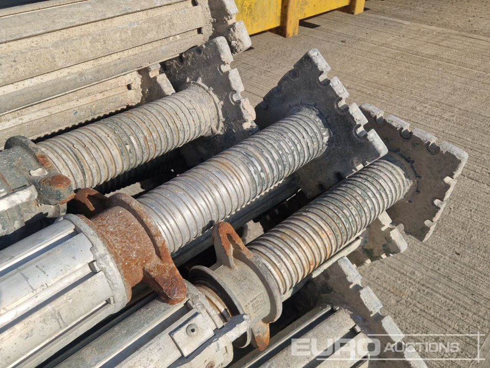 Строительное оборудование Stillage of Adjustable Acrow Props (12 of): фото 26