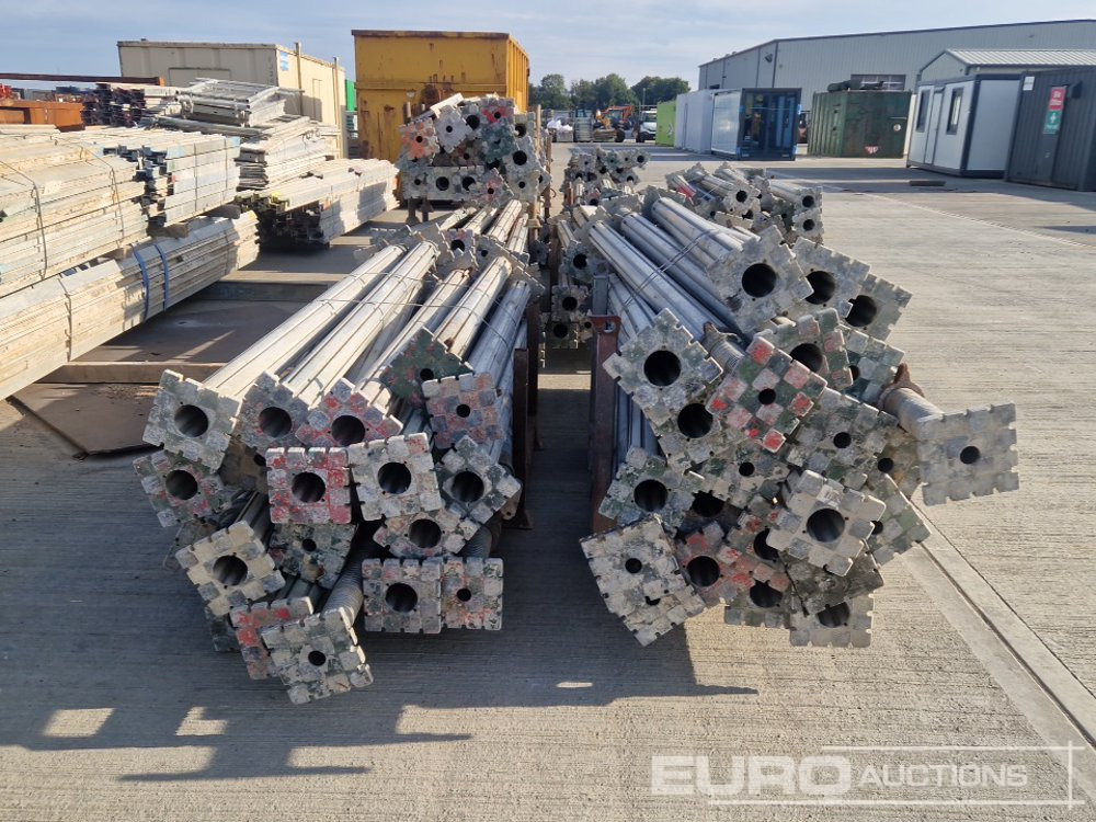 Строительное оборудование Stillage of Adjustable Acrow Props (12 of): фото 9