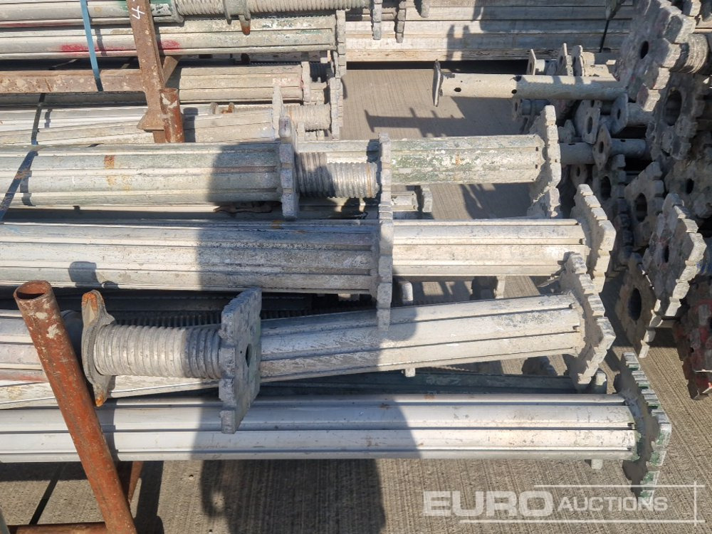 Строительное оборудование Stillage of Adjustable Acrow Props (12 of): фото 28