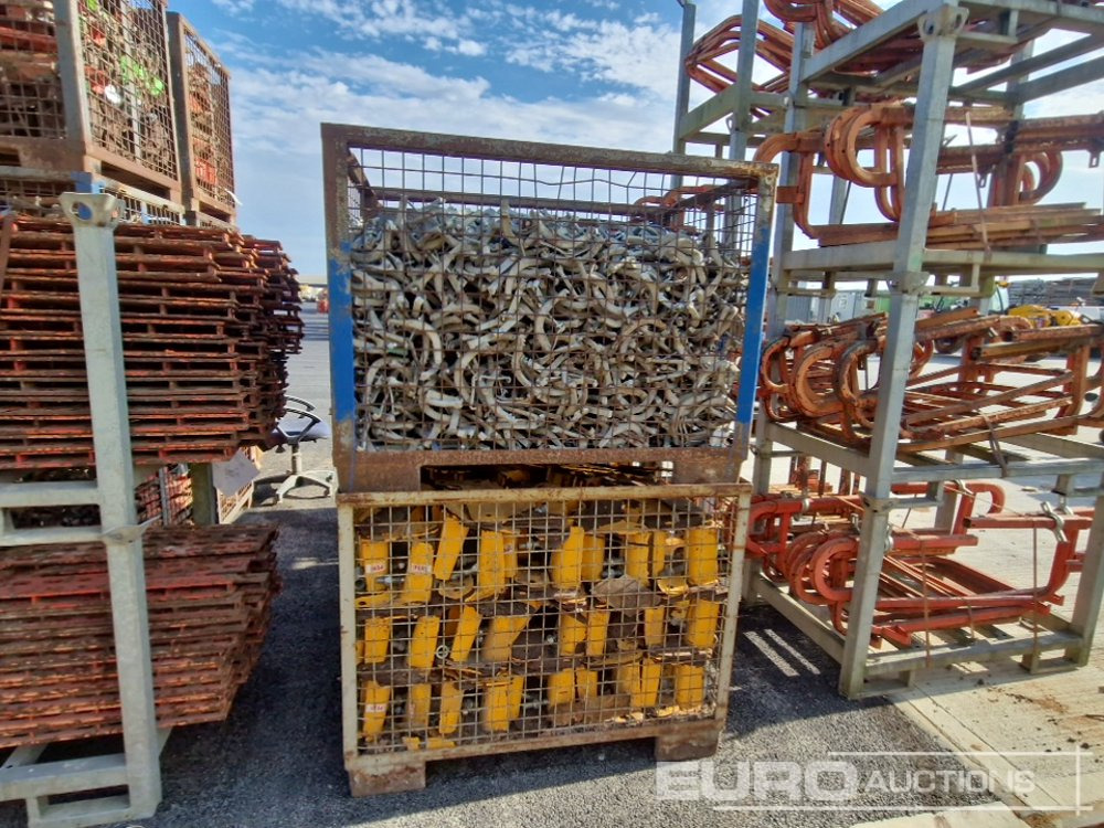 Строительное оборудование Stillage of Adjustable Formwork Brackets (8 of)Stillage of Peri Formwork Fittings & Brackets (12 of), Stillage of Articulated Couplers (4 of): фото 7