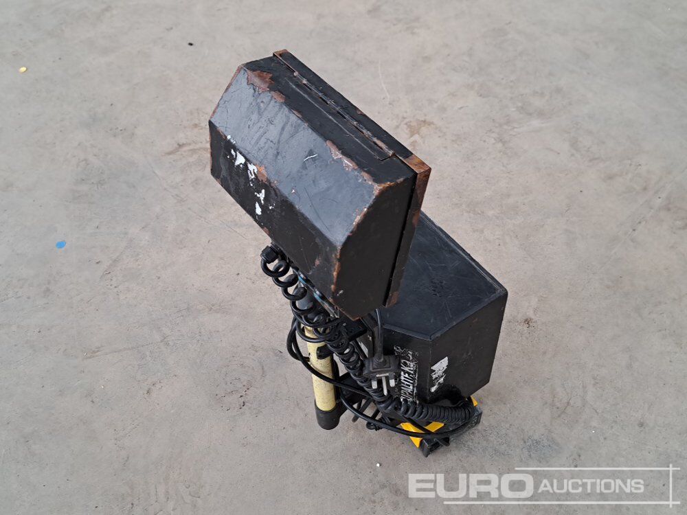 Supralite K9 Portable Work Light - Оборудование для мастерских: фото 3 Supralite K9 Portable Work Light - Оборудование для мастерских: фото 3