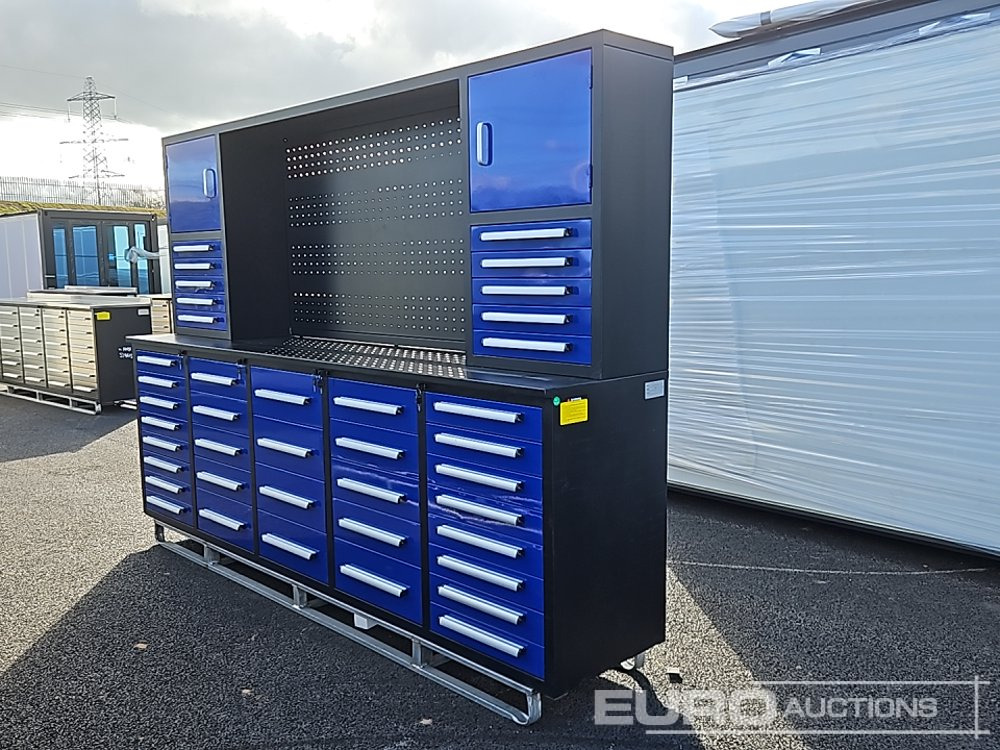 Unused 10' Work Bench, 40 Drawers - Строительное оборудование: фото 1 Unused 10' Work Bench, 40 Drawers - Строительное оборудование: фото 1