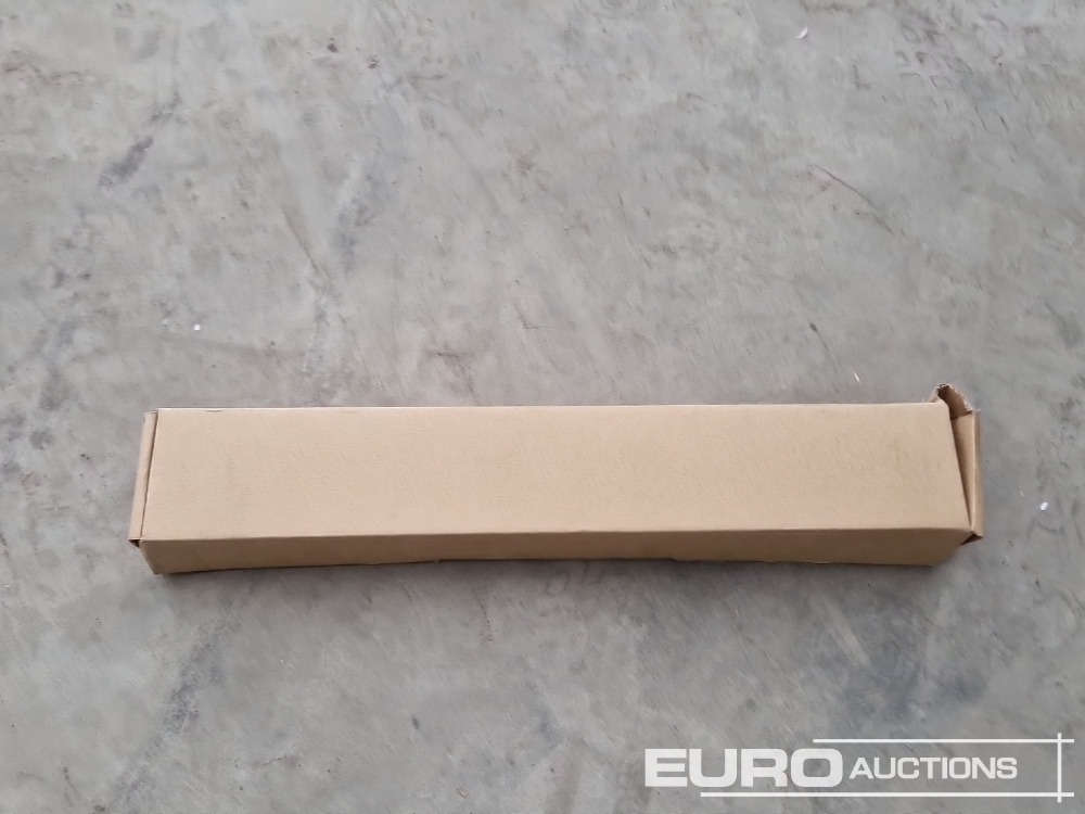 Unused 13" 120W Combo Beam LED Light Bar, Mounting Brackets, IP68 Waterproof - Строительное оборудование: фото 5 Unused 13" 120W Combo Beam LED Light Bar, Mounting Brackets, IP68 Waterproof - Строительное оборудование: фото 5