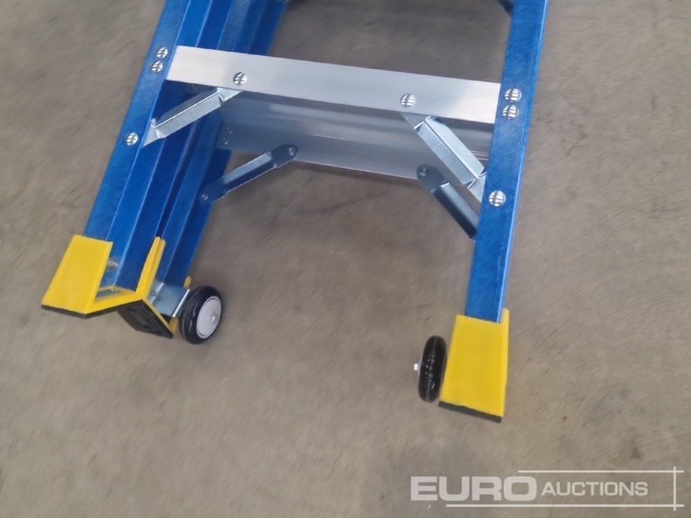 Unused 3 Thread Fibreglass Step Ladder - Оборудование для мастерских: фото 5 Unused 3 Thread Fibreglass Step Ladder - Оборудование для мастерских: фото 5