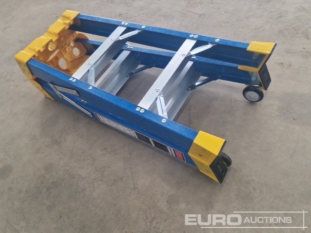 Unused 3 Thread Fibreglass Step Ladder - Оборудование для мастерских: фото 3 Unused 3 Thread Fibreglass Step Ladder - Оборудование для мастерских: фото 3