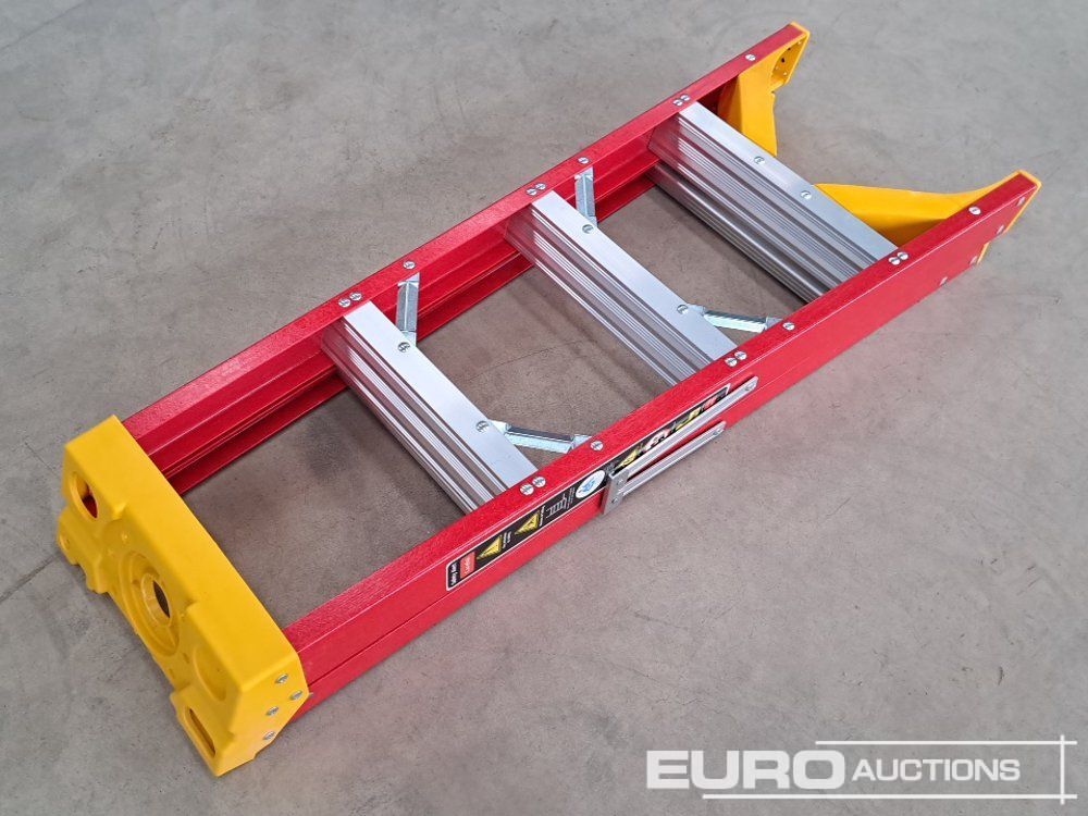 Unused 4 FT Fibreglass Step Ladder (Red) - Оборудование для мастерских: фото 1 Unused 4 FT Fibreglass Step Ladder (Red) - Оборудование для мастерских: фото 1