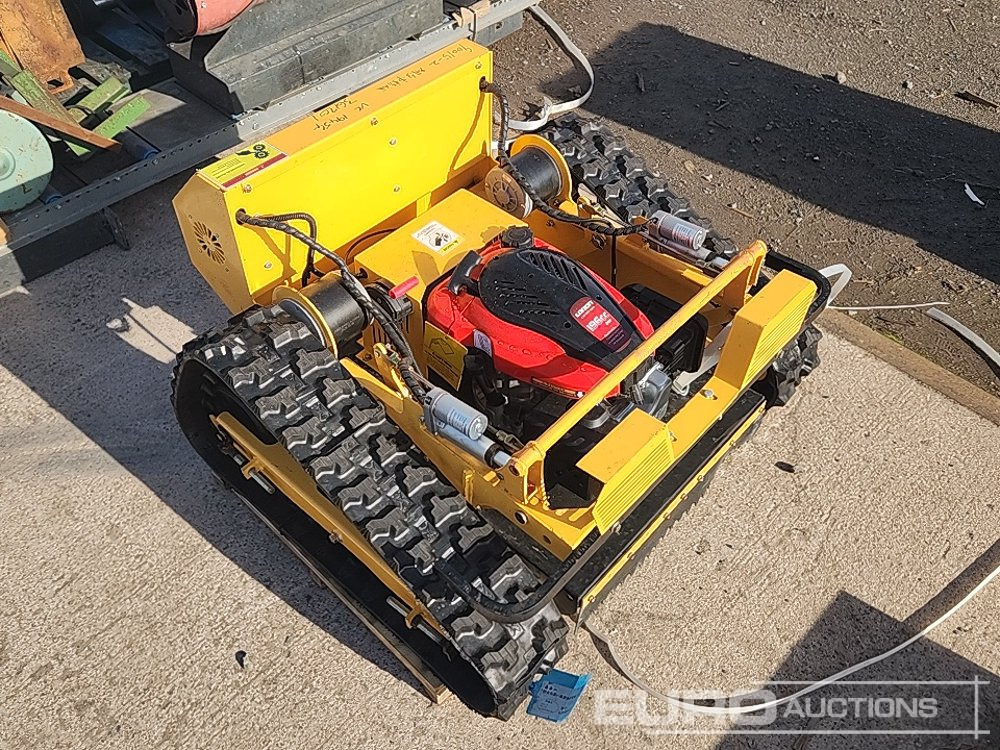 Unused Tracked Remote Control Lawnmower (Remote Control in Office) - Газонокосилка: фото 2 Unused Tracked Remote Control Lawnmower (Remote Control in Office) - Газонокосилка: фото 2
