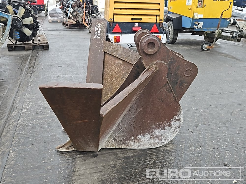 V Bucket 50mm Pin to suit 6-8 Ton Excavator - Ковш: фото 2 V Bucket 50mm Pin to suit 6-8 Ton Excavator - Ковш: фото 2
