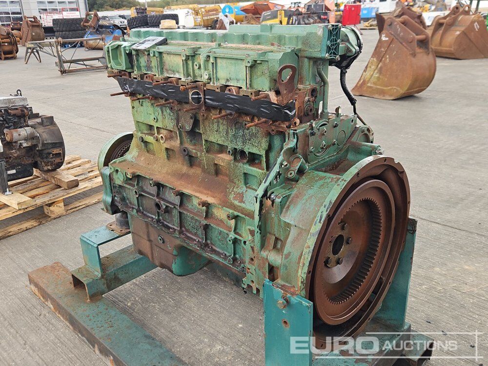 Volvo 6 Cylinder Engine Block - Двигатель: фото 3 Volvo 6 Cylinder Engine Block - Двигатель: фото 3