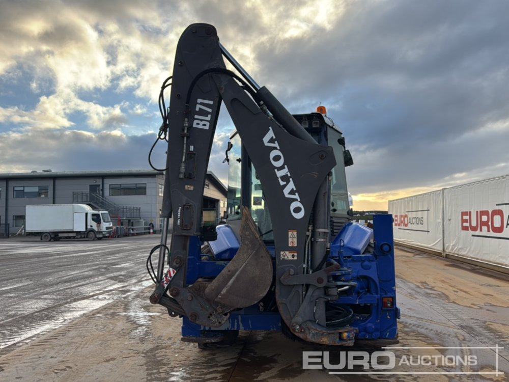 Volvo BL71 - Экскаватор-погрузчик: фото 4 Volvo BL71 - Экскаватор-погрузчик: фото 4