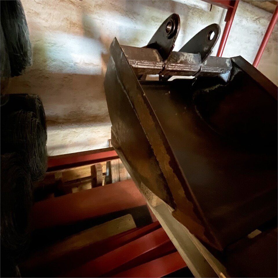 Ковш для Экскаваторов-погрузчиков ABC 90cm: фото 13 Ковш для Экскаваторов-погрузчиков ABC 90cm: фото 13