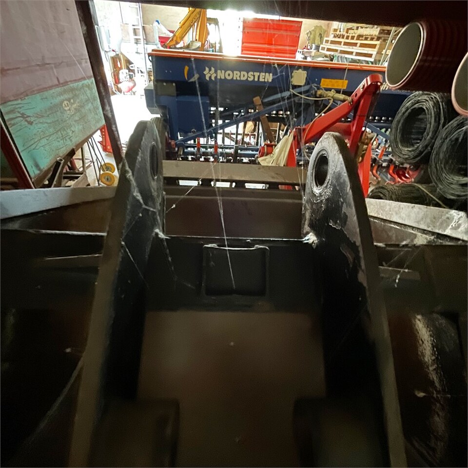 Ковш для Экскаваторов-погрузчиков ABC 90cm: фото 17 Ковш для Экскаваторов-погрузчиков ABC 90cm: фото 17