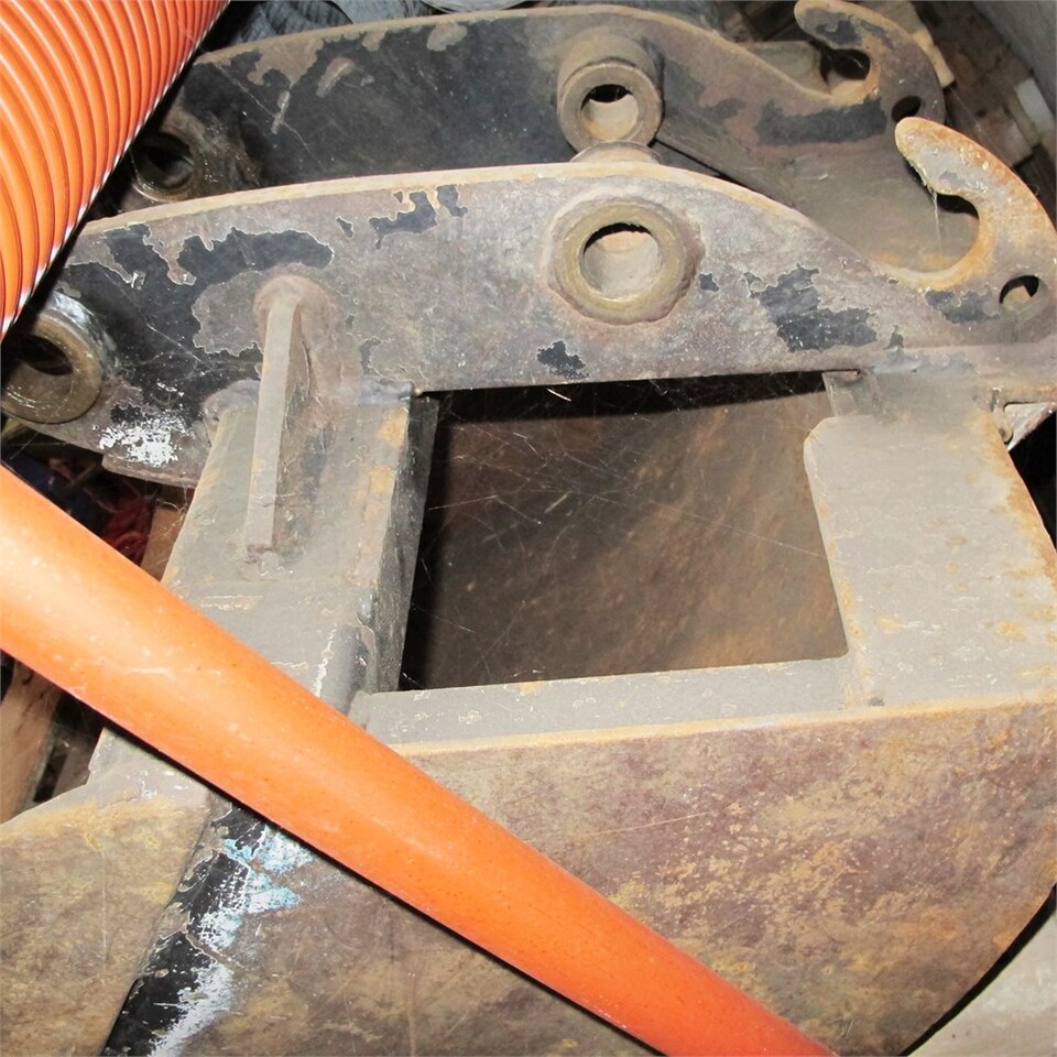 Ковш для Экскаваторов-погрузчиков ABC 90cm: фото 20 Ковш для Экскаваторов-погрузчиков ABC 90cm: фото 20