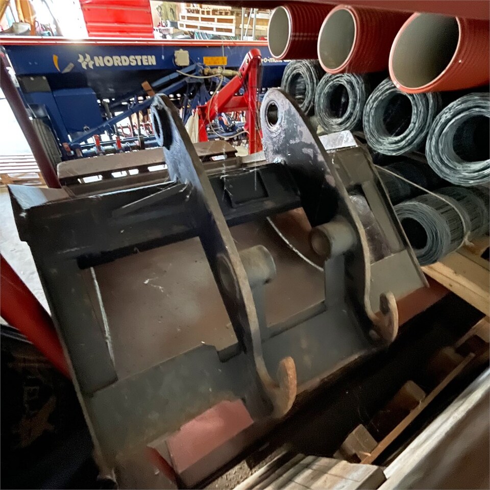 Ковш для Экскаваторов-погрузчиков ABC 90cm: фото 15 Ковш для Экскаваторов-погрузчиков ABC 90cm: фото 15