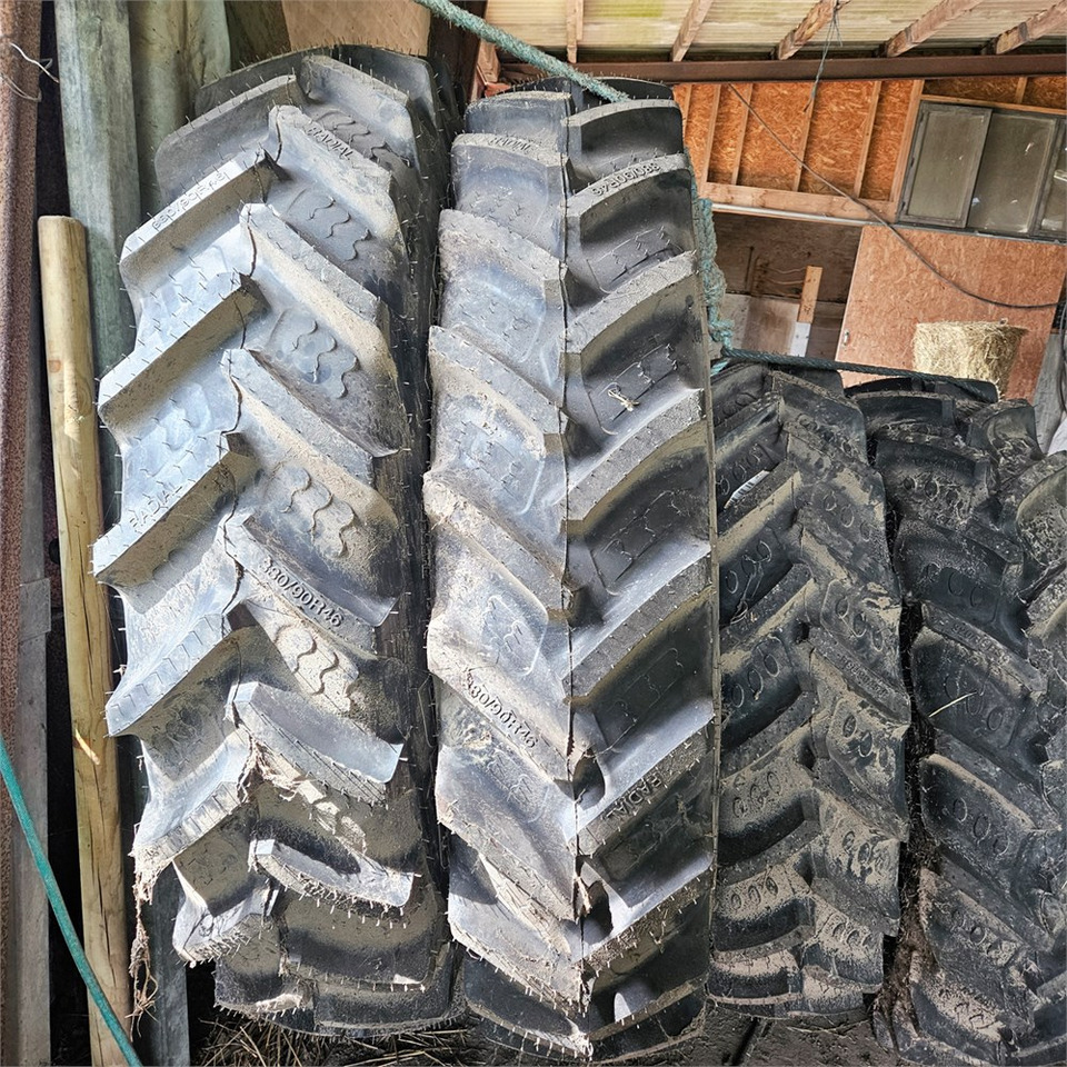 BKT Agri max - Трактор: фото 1 BKT Agri max - Трактор: фото 1