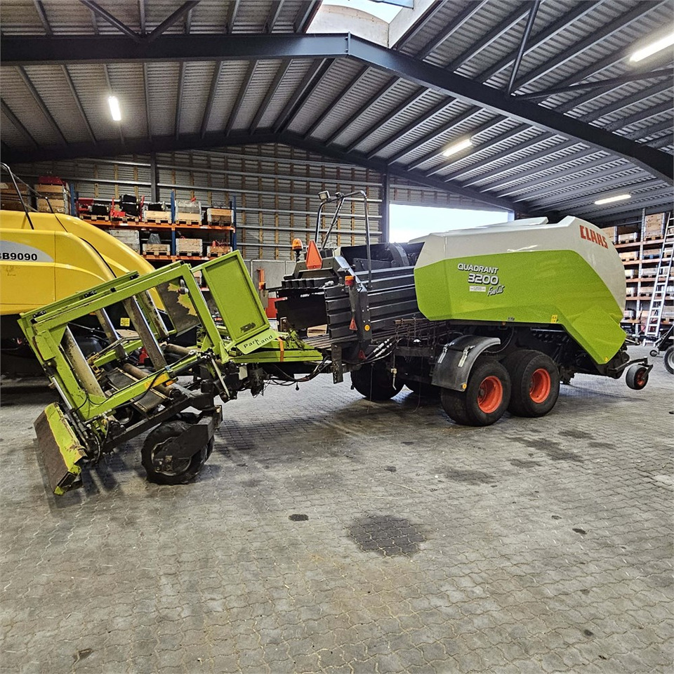 Claas QUADRANT 3200 FC - Техника для сенозаготовки: фото 5 Claas QUADRANT 3200 FC - Техника для сенозаготовки: фото 5