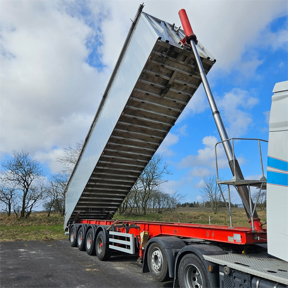 Danson Tiptrailer - Прицеп для легкового автомобиля: фото 1 Danson Tiptrailer - Прицеп для легкового автомобиля: фото 1