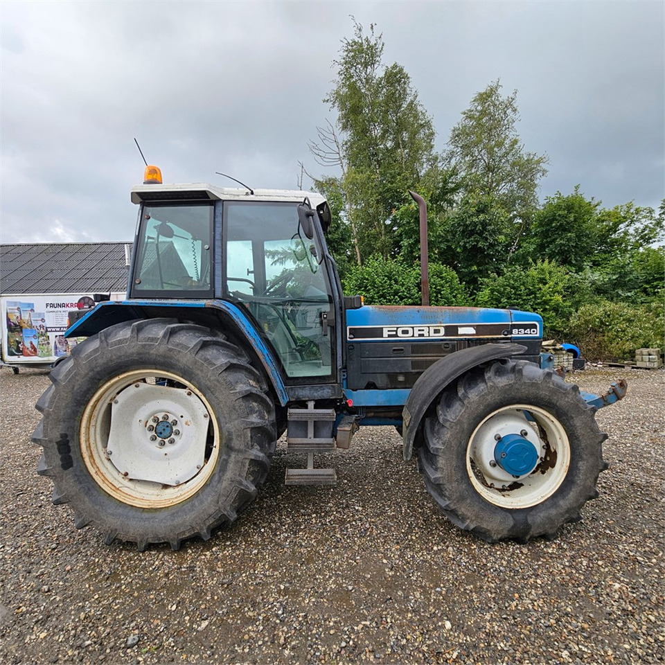 Ford 8340 - Трактор: фото 2 Ford 8340 - Трактор: фото 2