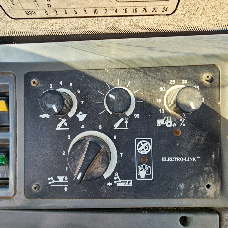 Трактор Ford 8340 Powerstar SLE: фото 19