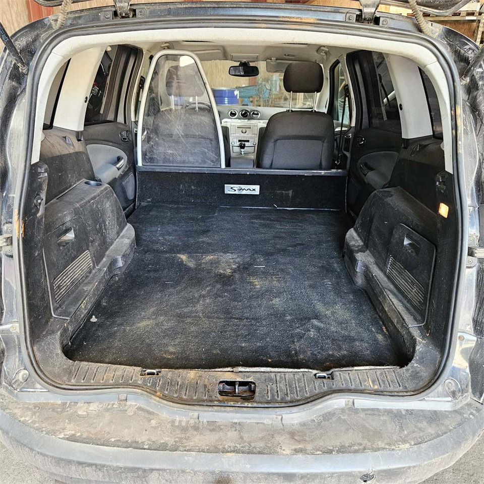 Внедорожник Ford S-Max: фото 18